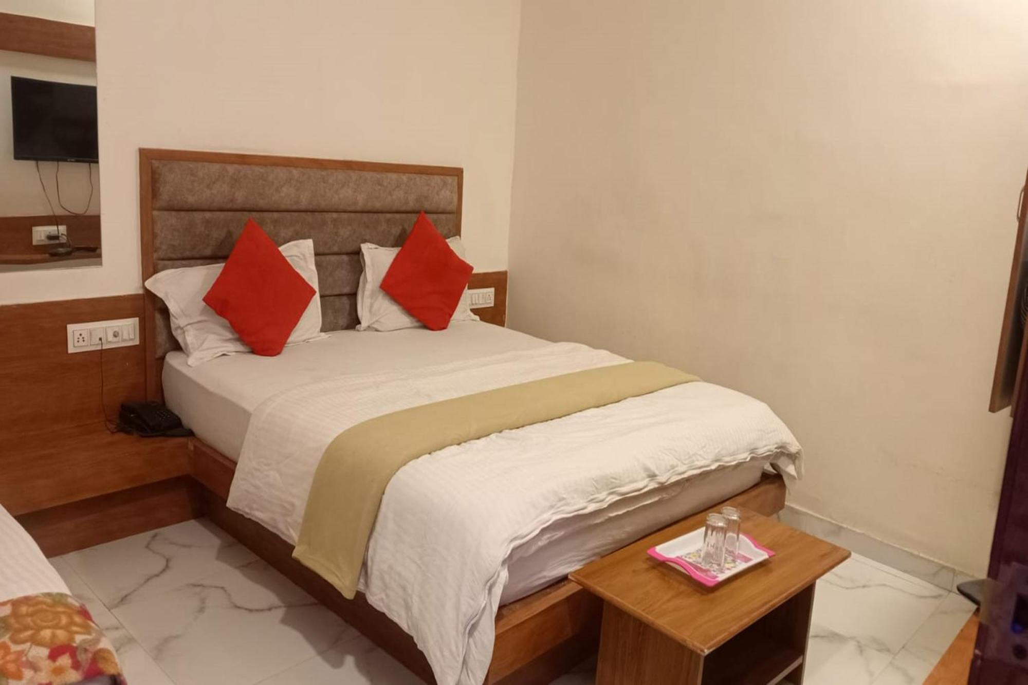 Hotel New Lake View Αχμπανταμπάντ Εξωτερικό φωτογραφία
