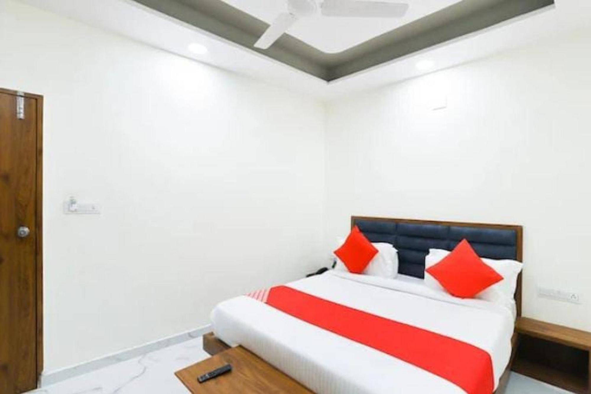 Hotel New Lake View Αχμπανταμπάντ Εξωτερικό φωτογραφία