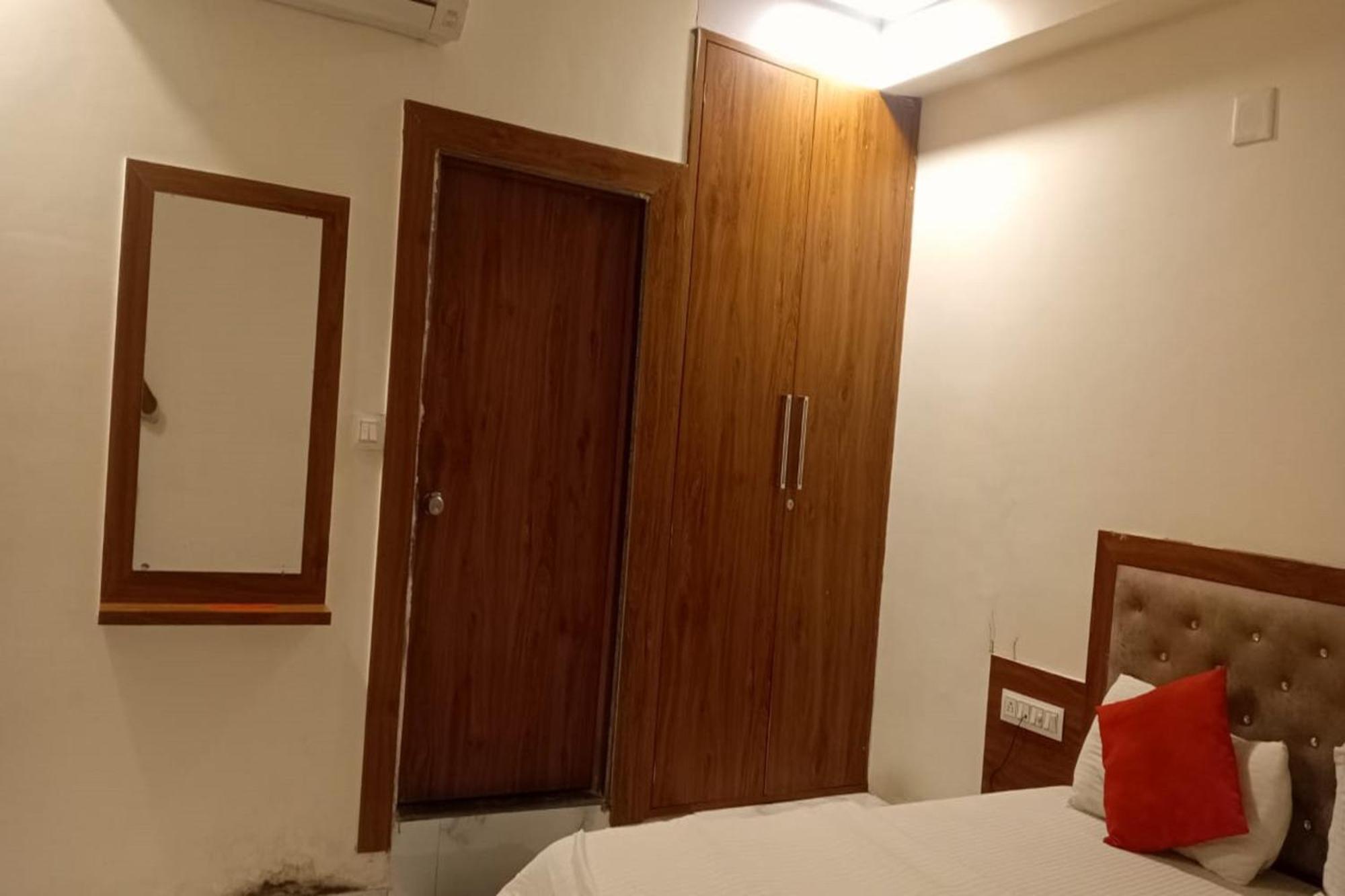 Hotel New Lake View Αχμπανταμπάντ Εξωτερικό φωτογραφία