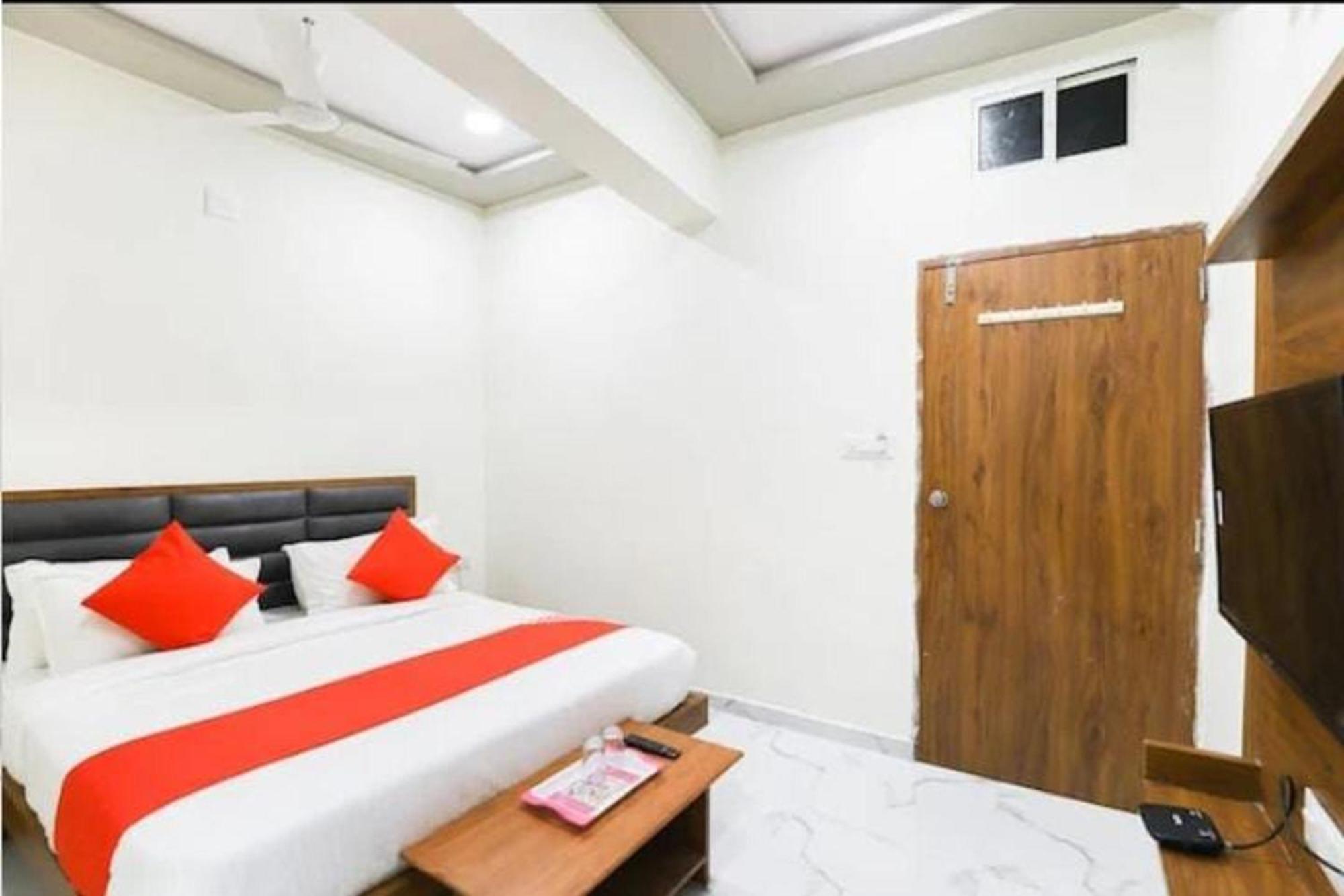 Hotel New Lake View Αχμπανταμπάντ Εξωτερικό φωτογραφία